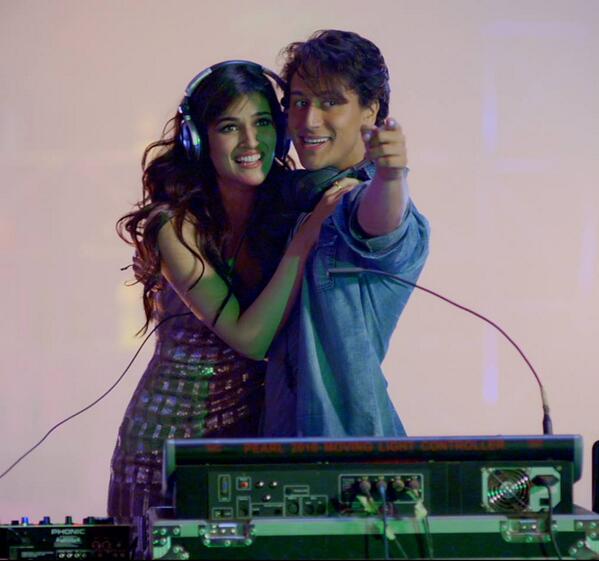 A Cute picture of Tiger Shroff and Kriti Sanon