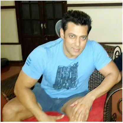 A casual picture  of Salman Khan from the set of Prem Ratan Dhan Payo