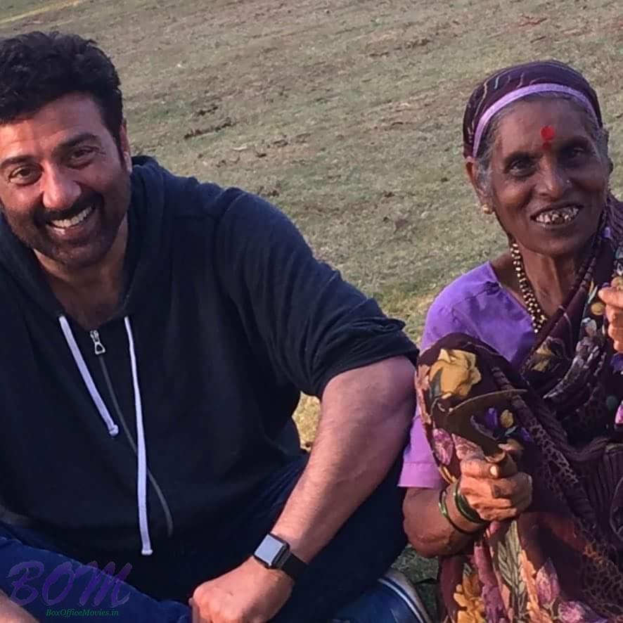 A cute laughing moment of Sunny Deol recently