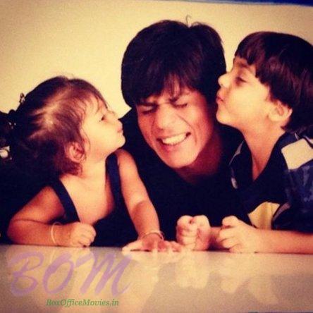 A cute picture of Shahrukh Khan with his kids