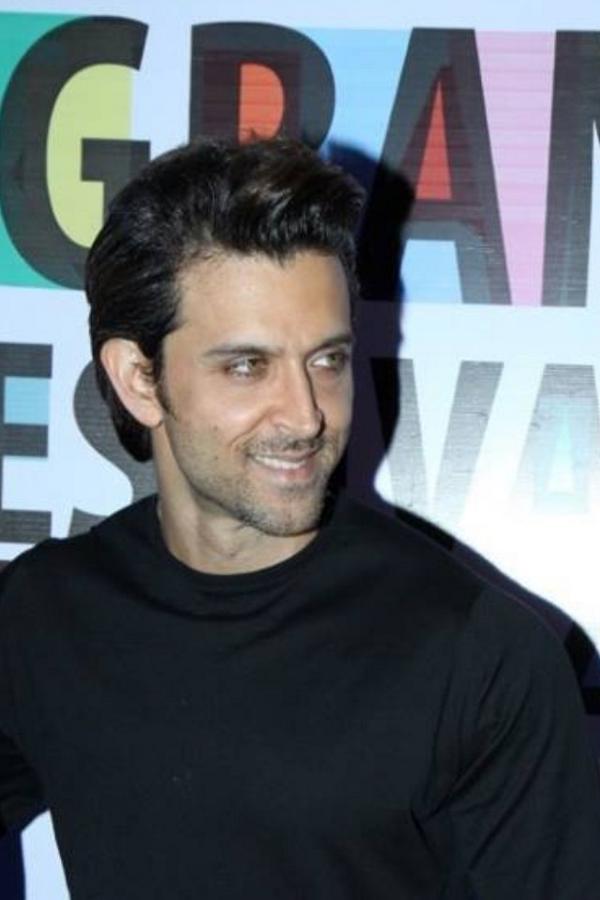 A dashing picture of Hrithik Roshan to speedup your heartbeats
