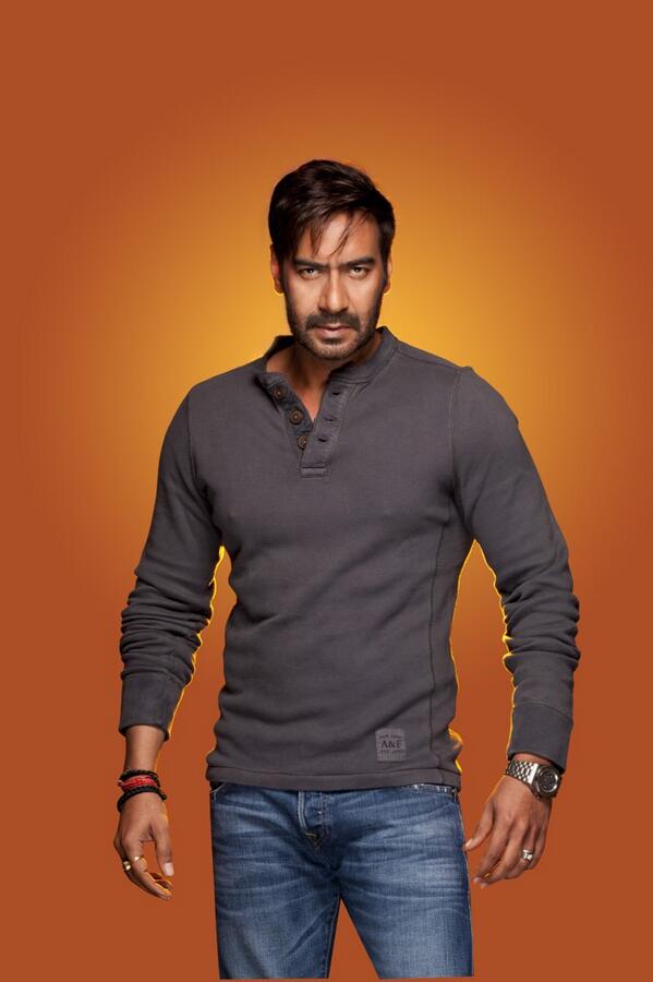 A glimpse of Ajay Devgn in Singham Returns.