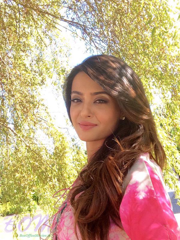 A gorgeous selfie of Surveen Chawla