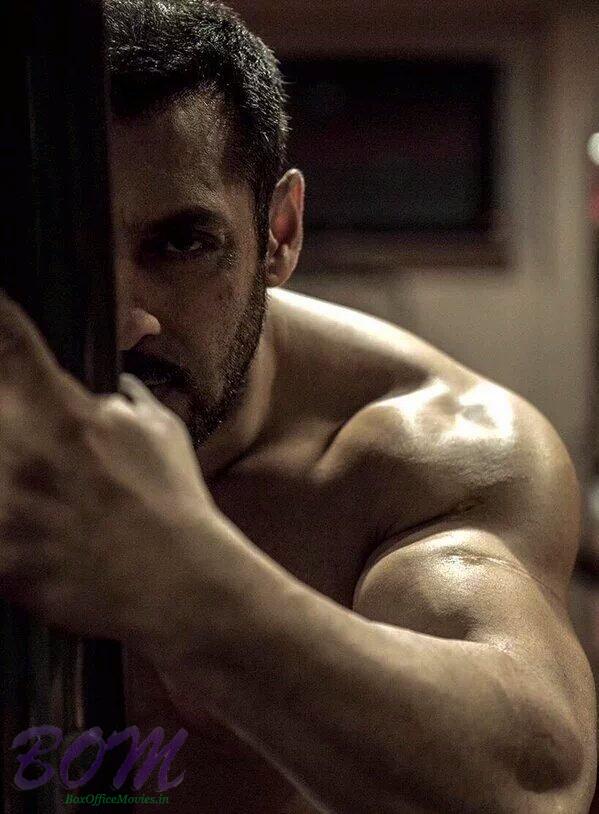 A half look pic of Salman Khan from Sultan movie