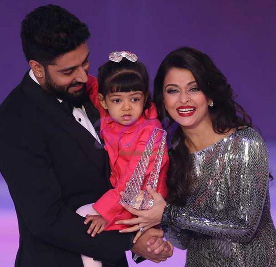 A perfect picture of Junior Bachchan and Family Aishwarya and Aaradhya Rai Bachchan.