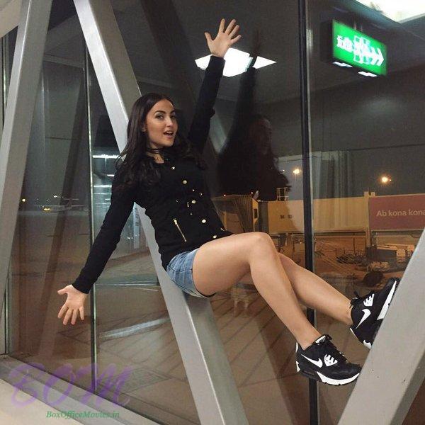 A quirky pic of Elli Avram