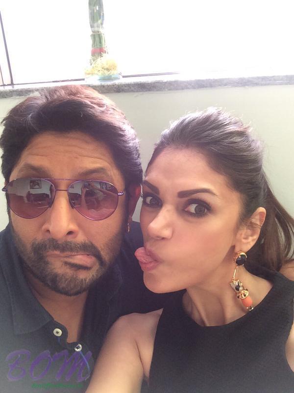 A quirky picture of Aditi Rao Hydari with Arshad Warsi