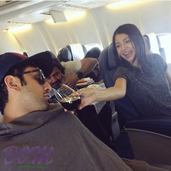 A quirky picture of Anushka Sharma and Ranbir kapoor