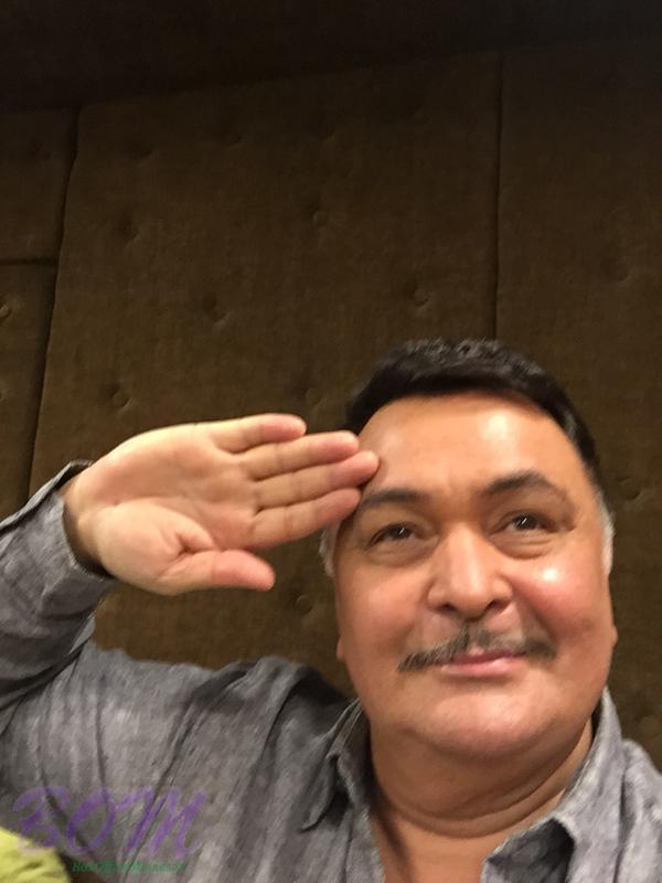 Actor Rishi Kapoor Salute Selfie