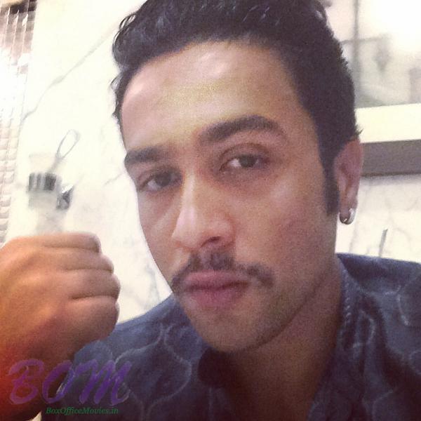 Adhyayan Suman selfie