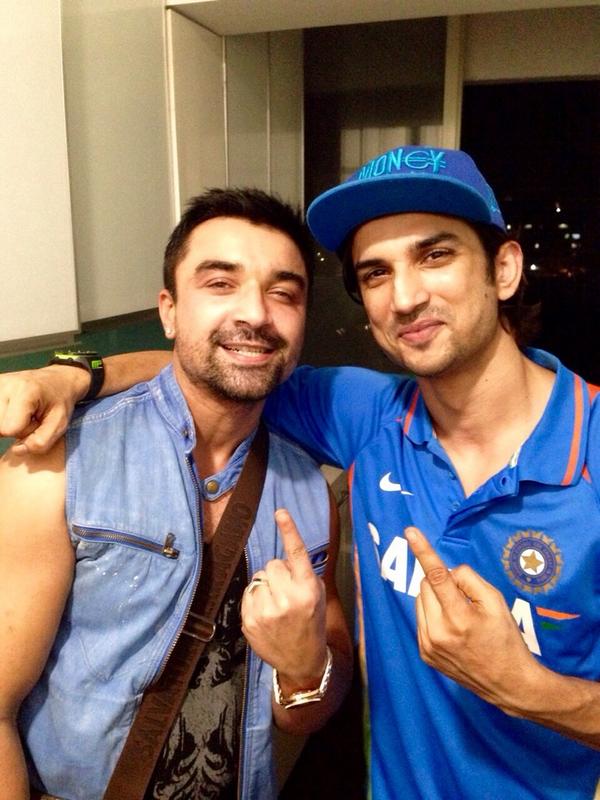 Ajaz Khan picture with Sushant Singh Rajput after party at his home