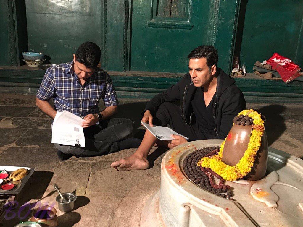 Akshay Kumar signed Mogul with Bhushan Kumar in front of Lord Shiva in Maheshwar