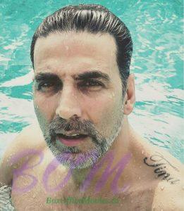 Akshay Kumar Pool Selfie