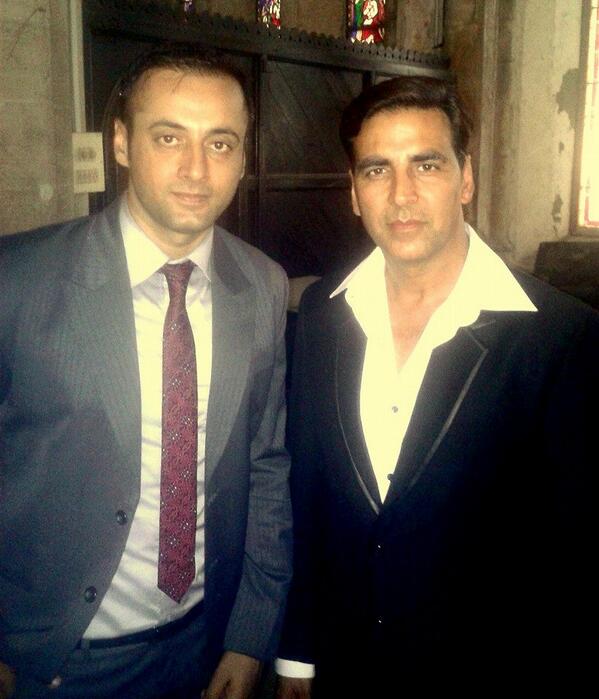 Akshay Kumar on holiday set