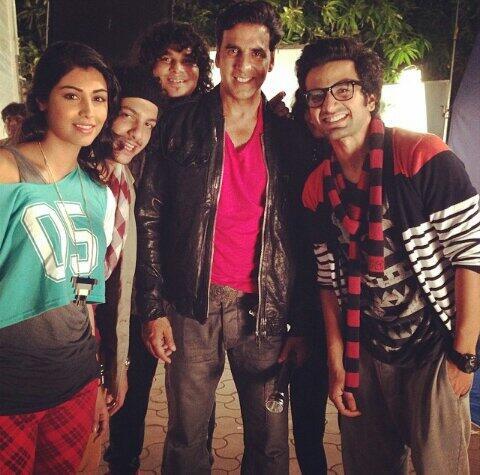 Akshay Kumar picture with team mates