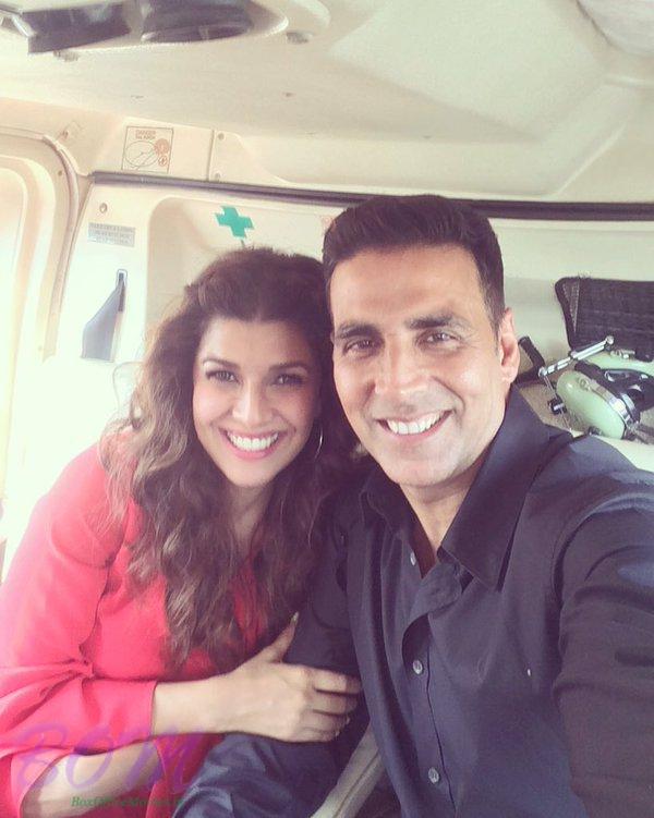 Akshay Kumar selfie with Nimrat Kaur