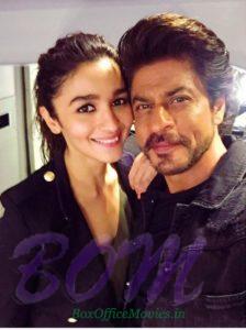 Alia Bhatt cute selfie with Shahrukh Khan