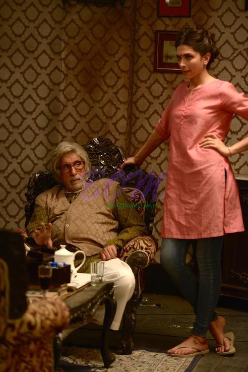 Amitabh Bachchan and Deepika Padukone strange look picture in upcoming PIKU Movie
