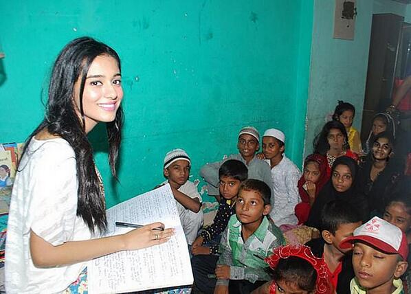 Amrita Rao - Loves writing and teaching