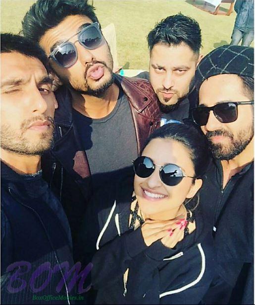 An interesting selfie of Ranveer Singh, Arjun Kapoor, Parineeti Chopra, Ayushmann Khurana and Baadshah