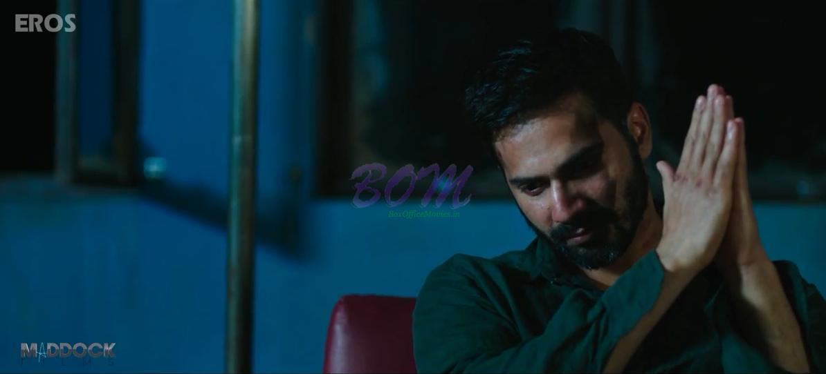 Another killing style of Varun Dhawan in Badlapur movie