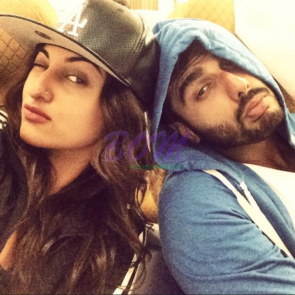 Arjun Kapoor and Sonakshi Sinha candid picture