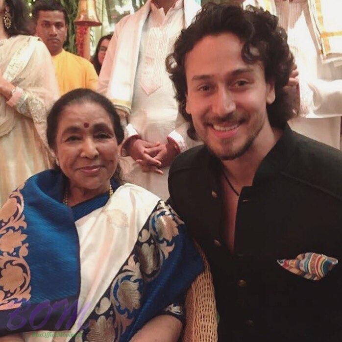 Asha Bhosle with Tiger Shroff on Ganesh Chaturthi 2017