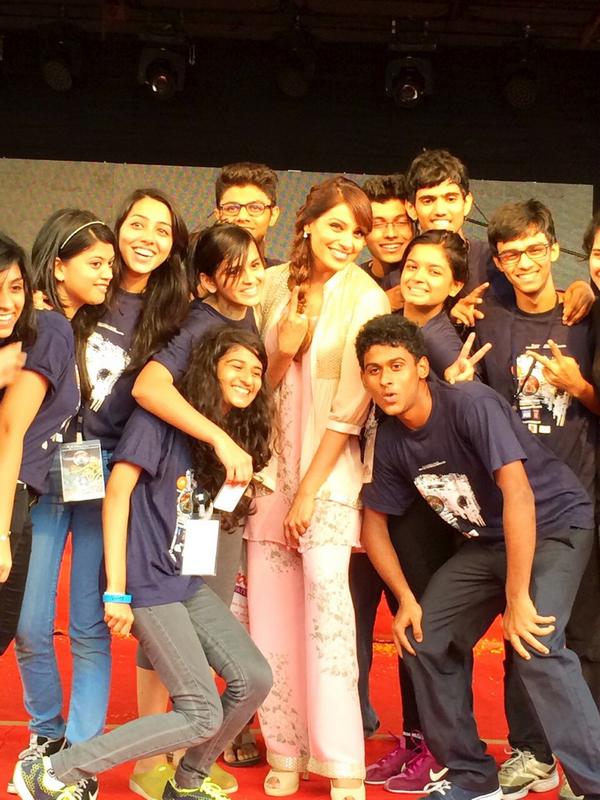 Bipasha Basu At the Umang festival, NM college! So much love and electrifying energy of the youth