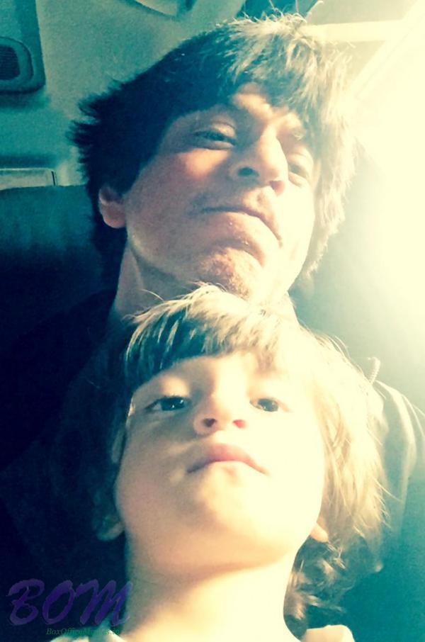 Brithday selfie of Abram with Shahrukh Khan
