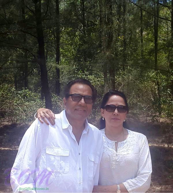 Dharmendra and Hema Malini on 35th anniversary