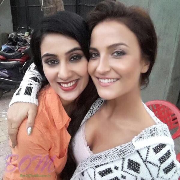 Elli Avram With Sai Lokur From The Sets Of Kis Kisko Pyaar Karu Photo Elli Avram With Sai Lokur From The Sets Of Kis Kisko Pyaar Karu Picture 2015 movies, funny movies, indian movies. bollywood box office movies