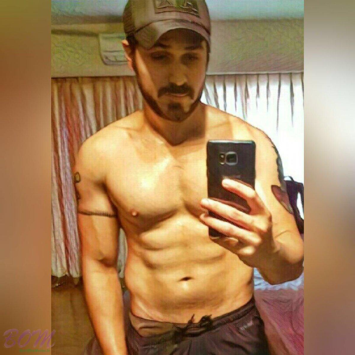 Fit Emraan Hashmi selfie when ready for Baadshaho shoot