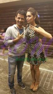 Esha Gupta with talented Manmeet Singh Gulzar