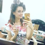 Evelyn Sharma makeup selfie