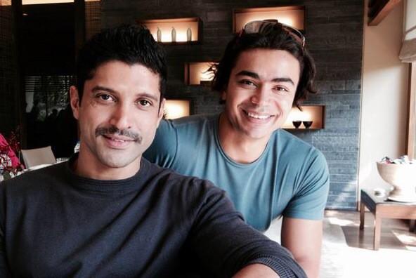 Farhan Akhtar latest mousche style picture with Shiva Keshavan, India's only Winter Olympic Athlete at the cokezero launch.