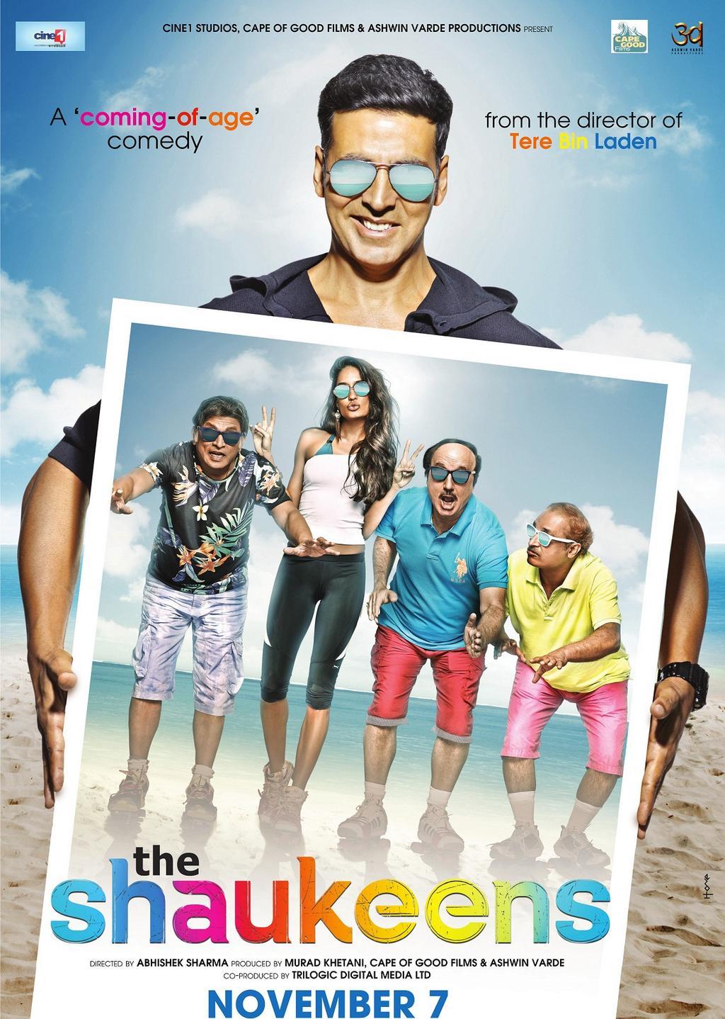 First look of Akshay Kumar Shaukeens movie - holding a picture of other Shaukeens