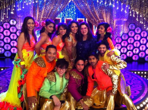 GEETA KAPUR and Farah khan with team Happy New Year for a song choreography