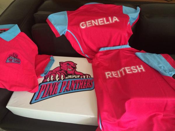 Genelia and Rietesh Deshmukh pink panther kit