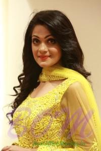 Gorgeous Sheena Chohan in a yellow outfit