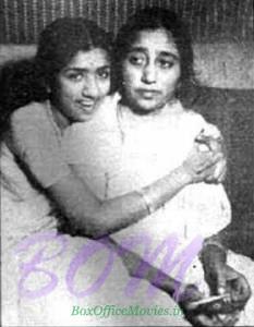 Great singer Lata Mangeshkar with her mother