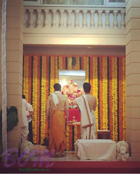 Tusshar Kapoor with Father Jitendra for Ganesh Pujan