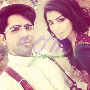Hawaizaada movie do not star Ayushmann Khurrana only, but there is Pallavi Sharda as well who will be his love interest in the movie. You will love watch this pair together in the movie.