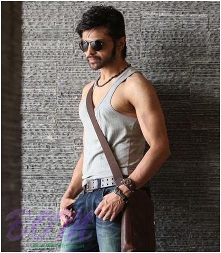 Himesh Reshammiya's new look in Heeriya movie