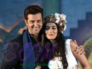 Hrithik Roshan and Pooja Hegde in a Mohenjo Daro promotion event
