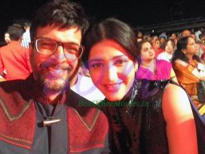 Jaaved Jaaferi with the gorgeous Shruti Haasan at the Asia vision Awards in Sharjah