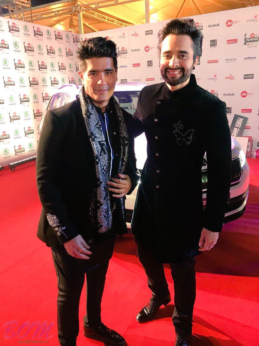 Jackky Bhagnani‏ with Manish Malhotra on Jio Filmfare 2018