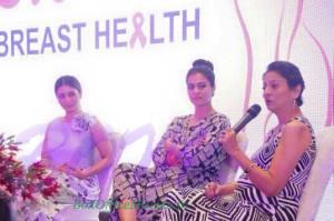 Kajol and Tanuja while discussing early detection of breast cancer