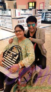 Kapil Sharma with his mother in London