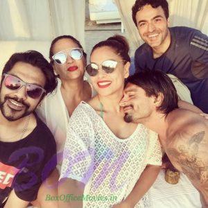 Karan Singh Grover quirky pic with Bipasha Basu and friends