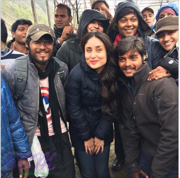 Kareena Kapoor with the team of Bajrangi Bhaijaan